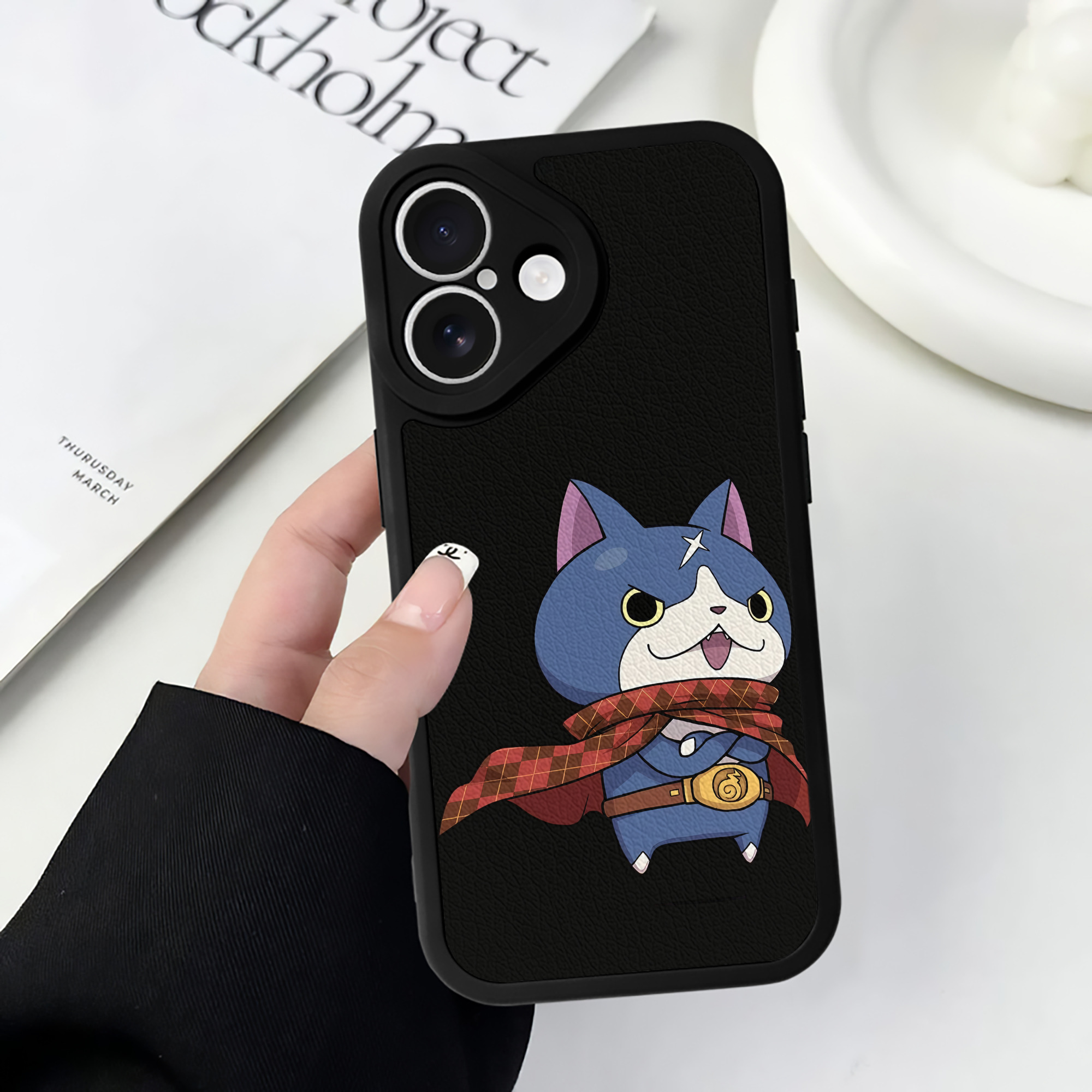 （画像用） 妖怪ウォッチ Yo-kai Watch 【iPhone 16シリーズ対応】シリコンスマホケース（レザー調） 材質：シリコン